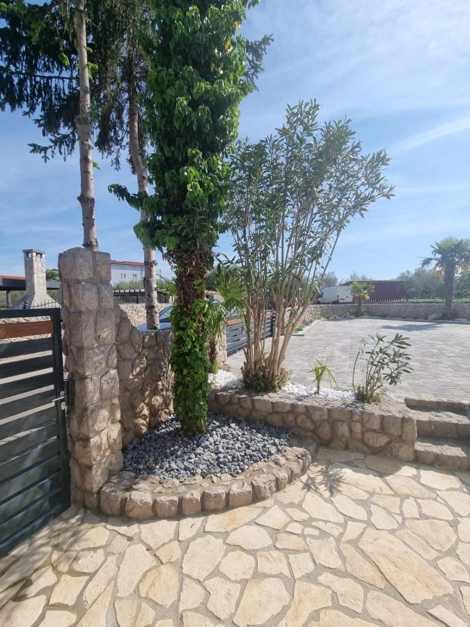 Villa Marta Porat  Buitenkant foto