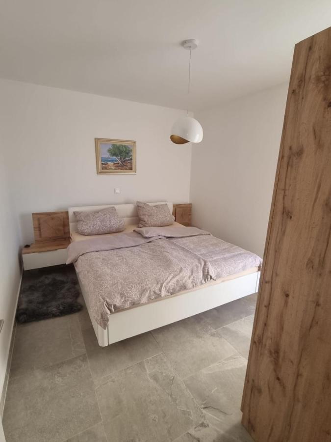 Villa Marta Porat  Buitenkant foto
